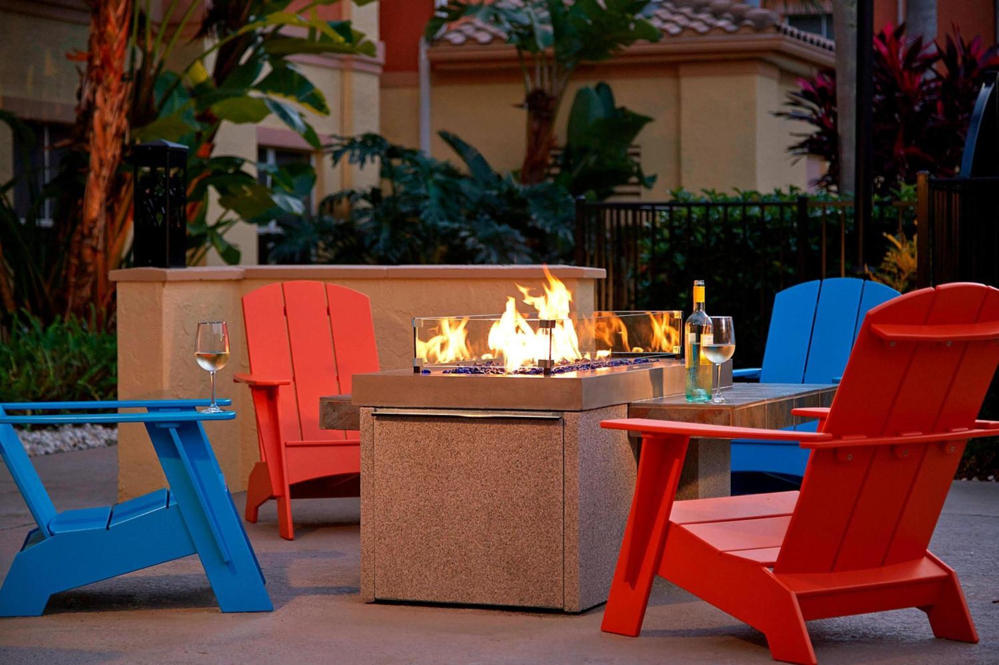 Residence Inn By Marriott Napoli Bagian luar foto