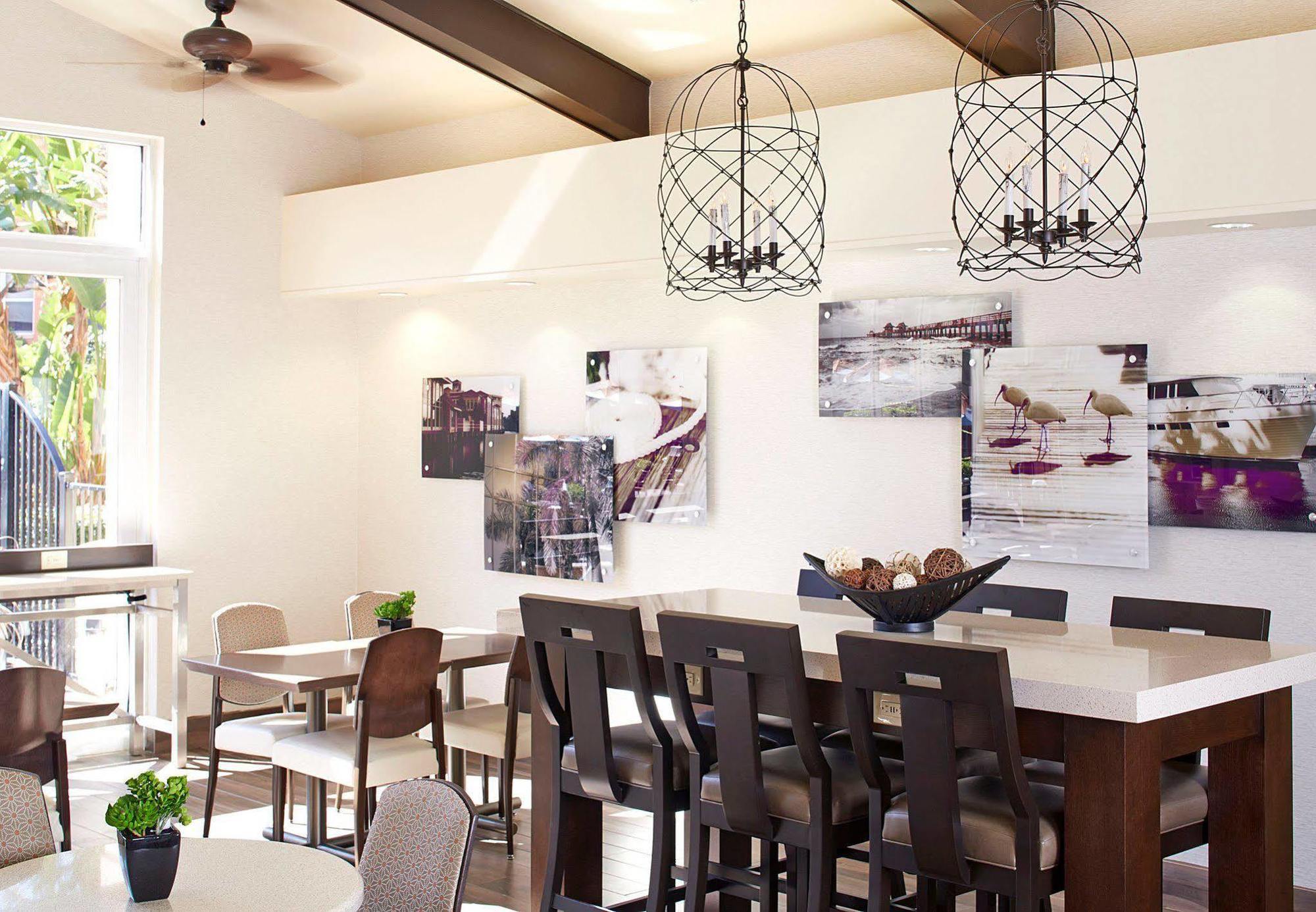 Residence Inn By Marriott Napoli Bagian luar foto